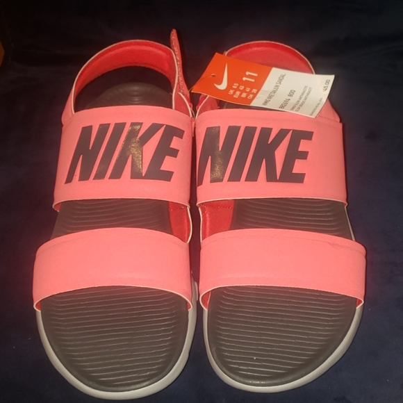 nike tanjun sandals size 11